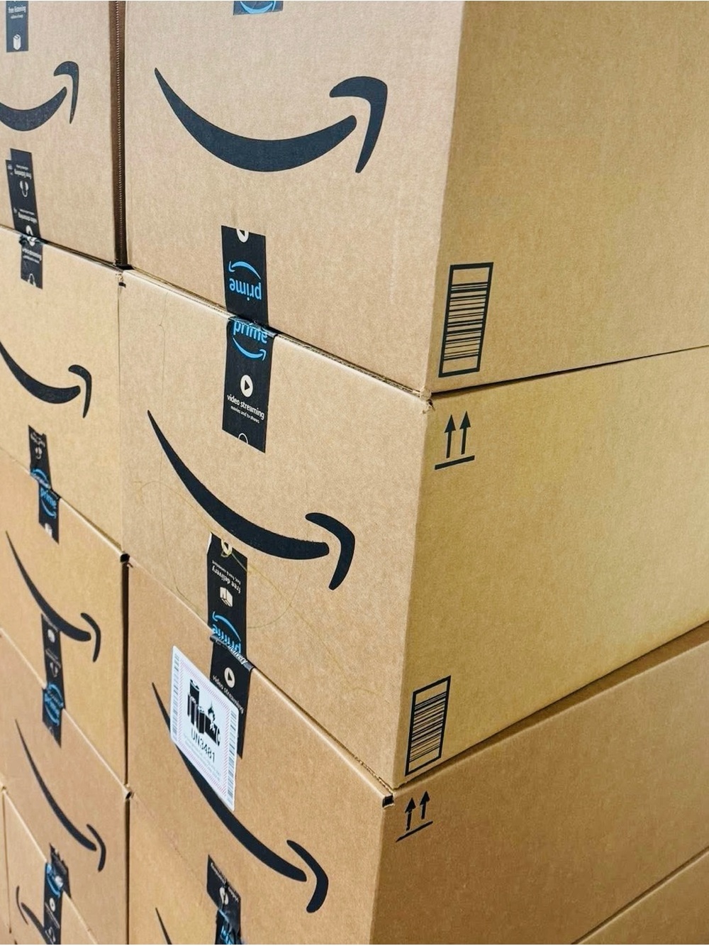 📦 Amazon Mystery Box Clothes Bundles 5-10 New Items $100+ MSRP Liquidation Boxes